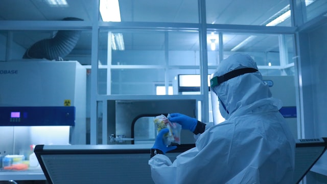 The Importance of Proper Medical Glove Selection